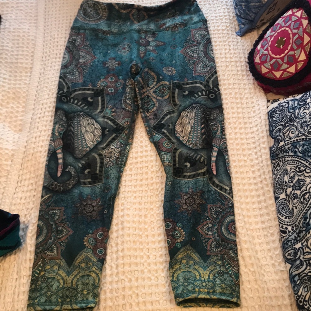 NWOT small elephant yoga pants